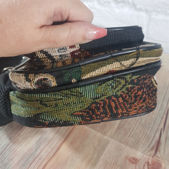 American Uni VTG Tapestry Multi Crossbody - Picture 11 of 13